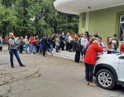 На вихідних штаб допомоги переселенцям Гірської громади працював у Першотравневську на Дніпропетровщині