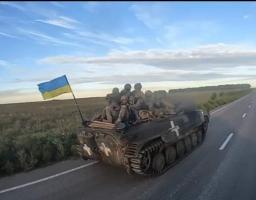 Паспорт не потрібен, зателефонуємо, прийдемо з автоматом додому – підсумки першого дня псевдореферендуму на Луганщині. В Алчевську майже закінчилися чоловіки