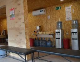 На КПВВ «Станиця Луганська» діють пункти охолодження 