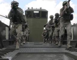 Окупанти на Луганщині почали призов лікарів. Аби підвищити явку на псевдореферендумі у Новопскові по домівках ходять по два військових на людину, спостерігачка із Нідерландів зізналася, що до війни мешкала на росії