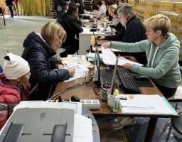 За тиждень понад 850 сімей-переселенців із Рубіжного отримали гуманітарну допомогу поштою