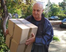 У нещодавно відкритому хабі в Черкасах видали вже майже тисячу наборів гуманітарної допомоги, ще майже 800 за тиждень – у Новомосковську