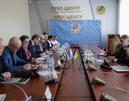 Розвиток партнерських відносин і побудова миру на Сході України, – Юрій Гарбуз зустрівся з делегацією Королівства Норвегія