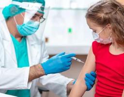 В Україні дозволили бустерне щеплення проти COVID-19 для дітей віком від 12 років