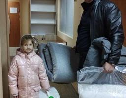  Понад 2 000 переселенців із Кремінної отримали матраци, ковдри, постільні набори