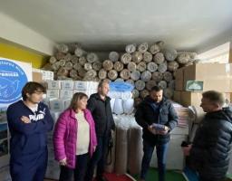 На Полтавщині жителі Луганської області отримали ковдри, постільну білизну, лампи на сонячних батареях