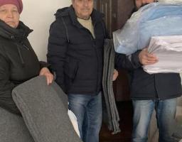 У Новомосковську наші переселенці отримали ковдри, подушки, постільну білизну, матраци