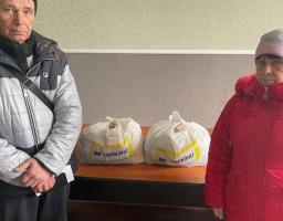 Вже декілька днів переселенці з Луганської області, які зараз мешкають на Волині, отримують гуманітарну допомогу в місцевому хабі