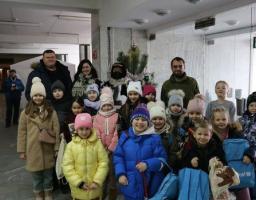 У Сєвєродонецькому гуманітарному штабі у Дніпрі привітали луганських дітлахів з новорічними святами