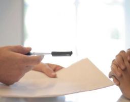 Соціальні виплати у 2023 році: які з них продовжені автоматично, а в яких випадках треба звертатися до органів соцзахисту