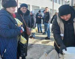 Луганські переселенці на Львівщині отримали засоби гігієни від міжнародних донорів