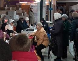 У Сєвєродонецькому гумхабі в Дніпрі ВПО з Луганщини за тиждень видано 1714 продуктових наборів та 568 наборів побутової хімії і засобів гігієни