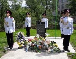 У військовому госпіталі відкрили Пам'ятний знак на честь героїв-медиків, які загинули на Сході України