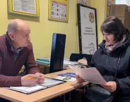 Щосереди у Кремінському хабі в Дніпрі консультують з питань праці та приймає лікар