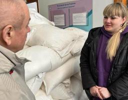 Багатодітна мама з Луганщини розповіла, як родині допомагають у гуманітарному хабі Гірської громади. Національний моніторинг додержання та захисту прав дітей-ВПО стартував з Хмельниччини