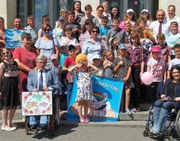 Діти-сироти та діти з інвалідністю Луганської області побували у Києві