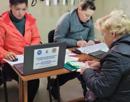 Більше 900 наших земляків протягом тижня звернулися до хабів у Чернівцях та Івано-Франківську