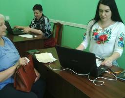 Майже 1100 переселенців отримали допомогу у хабах Попаснянщини упродовж тижня