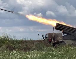 Пологовий будинок у Новопскові росіяни облаштували під свій шпиталь, із дівчат у школах так званої «лнр» готуватимуть санітарних інструкторів, ворог активізувався на Кремінщині і Сватівщині