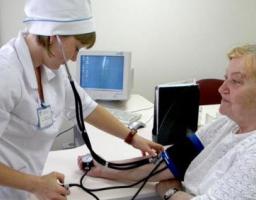 Завтра у Житомирі жителів Луганщини прийматимуть лікарі