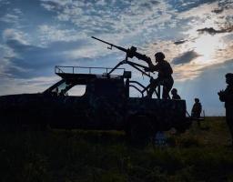 У Троїцькому росіяни введуть заборону на переміщення без паспорту рф, навколо Сєвєродонецька посилено перевірку цивільних, атакував ворог з боку Кремінної