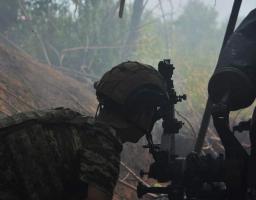 За відсутності мобільного зв’язку в Сєвєродонецьку користуються раціями, лікарям в Старобільську погрожують депортацією, авіаудар нанесено по Серебрянському лісництву 