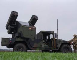 Окупанти погрожують кримінальною відповідальністю за відмову перереєструвати бізнес, у Сєвєродонецьку місцевим будівельникам замість зарплати пропонують майно громадян, Білогорівку ворог знов атакував з неба