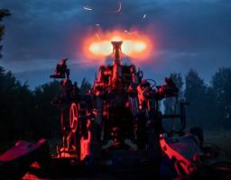 Окупаційна влада Лисичанська обіцяє провести світло та воду після належного голосування на виборах, у міській поліклініці розташувалися бійці «ахмату», на окремих ділянках ЗСУ перехопили ініціативу