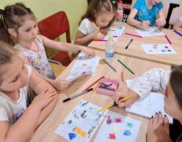 У Кремінському хабі в Дніпрі проводять заняття для дошкільнят з англійської мови та розвитку мовлення 