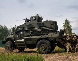 #Вірю_в_ЗСУ На нашій ділянці фронту знищені ще три танки, САУ «Мста-С», склад з боєприпасами та бліндаж з особовим складом росіян