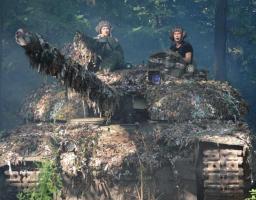 За відсутності коштів ремонтники в Сєвєродонецьку залишають будинки без вікон та труб, для уникнення екологічної катастрофи в регіоні рф спрямувала у так звану «лнр» чотири сміттєвози, артилерія ворога нищить звільнені села