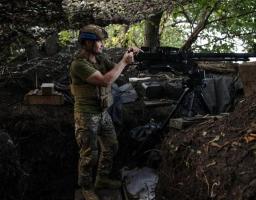 Влітку не робили – окупанти обіцяють відновлення показових ремонтів ближче до зими, впевненість в результаті – день голосування на так званих «перших» виборах скоротили на третину, біля Новоєгорівки загарбники атакують і з землі, і з повітря 