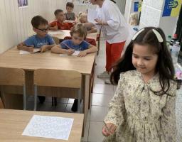 У Кремінському гумхабі в Дніпрі тривають заняття для дітей-переселенців