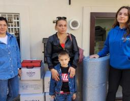 У Чернівецькому хабі розпочато видачу постільних та кухонних наборів від Міжнародної організації з міграції 