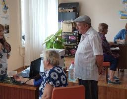 У хабі Гірської громади в Києві видавали сімейні набори гігієни