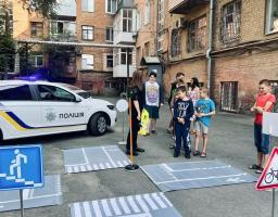 Поліцейські Луганщини провели навчання для маленьких мешканців шелтеру для переселенців