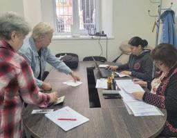 Матрацами, кухонними та постільним наборами забезпечили луганчан, які мешкають на Буковині