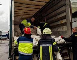 Надзвичайники Луганщини доправляють гуманітарну допомогу до хабів