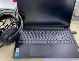 У навчальному просторі Івано-Франківського хабу для ВПО обладнали місце для самостійної роботи за ноутбуком