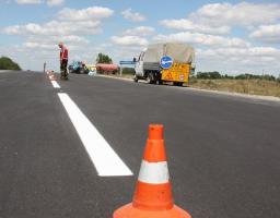 Завершується ремонт дороги, що з'єднує Чугуїв та Мілове 