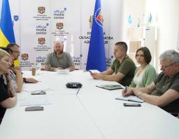 Громада повинна працювати в тих регіонах, куди переїхала найбільша кількість її жителів, – Олексій Харченко провів нараду із начальниками районних військових адміністрацій