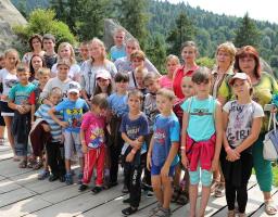 Діти з прифронтового Троїцького відпочили у Карпатах