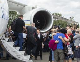 Луганщина зустрічає двох своїх синів – Євгенія Семидоцького та Олексія Сизоновича