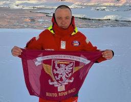 Навіть Антарктика стала марунового кольору!