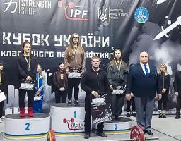 Наша пауерліфтерка Наталія Череменко перемогла у кубку України та здобула право виступити на першості Європи 2024 року