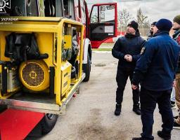 Рятувальники Луганського гарнізону одержали спеціалізовану техніку від партнерів