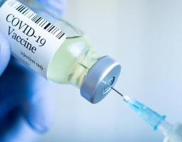 На Луганщині розпочали робити бустерні дози вакцини проти COVID-19