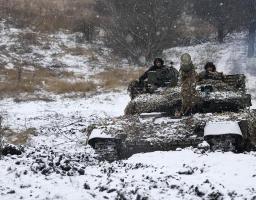 До звільнених сіл привезли продукти та товари першої необхідності, у більшості районів Лисичанська досі відсутнє світло