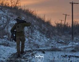 У Невському та Новолюбівці зафіксовано кілька вибухів, «чекайте Нового року» – жителям Суходольська навіть не обіцяють повернути зниклі 11 грудня світло і опалення, у Перевальську надані рф контейнери для сміття замінили на старі 