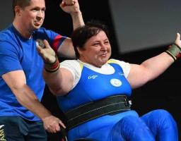 Стипендію Глави держави призначено нашій спортсменці Наталії Олійник та її тренерові Андрію Івженку